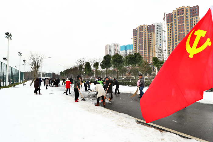 一場雪，體育中心美得不要不要的</br>但最美的風(fēng)景還是他們(圖7)