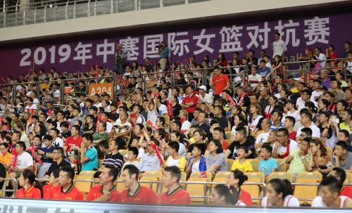 國際女籃對抗賽 中國隊在武漢體育中心戰勝塞內加爾隊