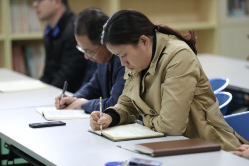 林江鴻在第十九期“新時代大講堂”上授課 拓展新空間 發展新產業 實現新增長(圖2)