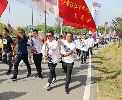 武漢體育中心參加全區徒步活動(圖2)