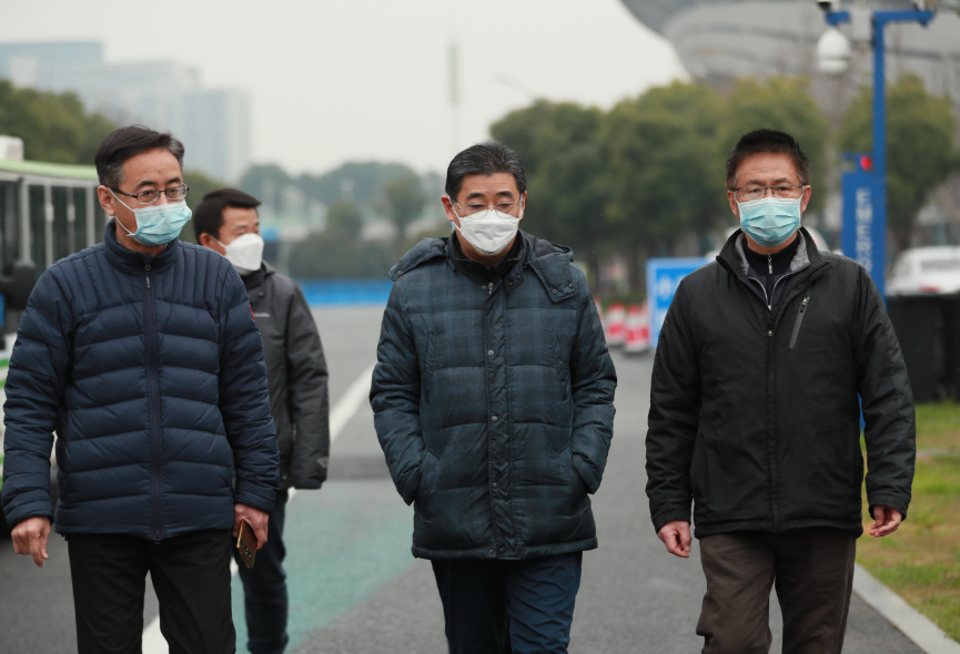 彭浩調研武漢體育中心方艙醫院強調：確保方艙醫院穩定運行