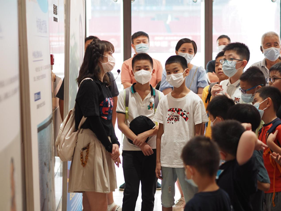 “慶華誕 迎國慶”第二屆武漢經開區全民健身嘉年華——2021楚才小記者走進軍運會場館研學活動成功舉辦(圖2)